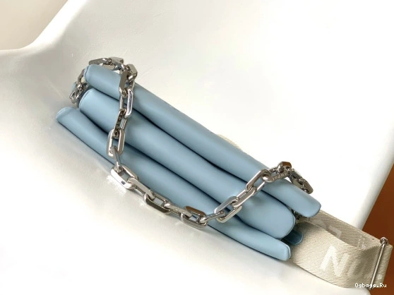 PM-26*20*12cm LOUIS VUITTON COUSSIN 0120